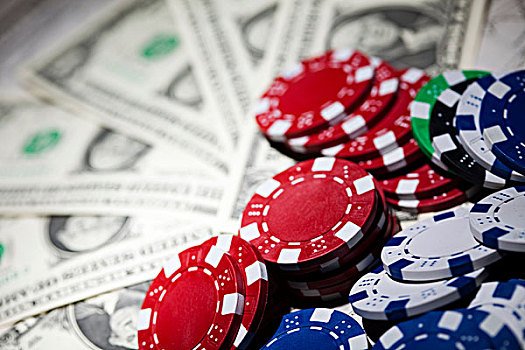 Filipino player joining an apk 6 Live Casino table on a mobile phone